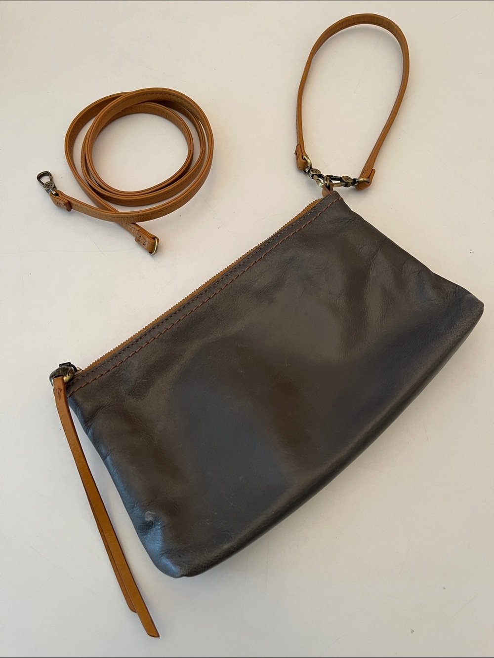 Hobo Darcy Leather Crossbody Clutch, grey with tan trim